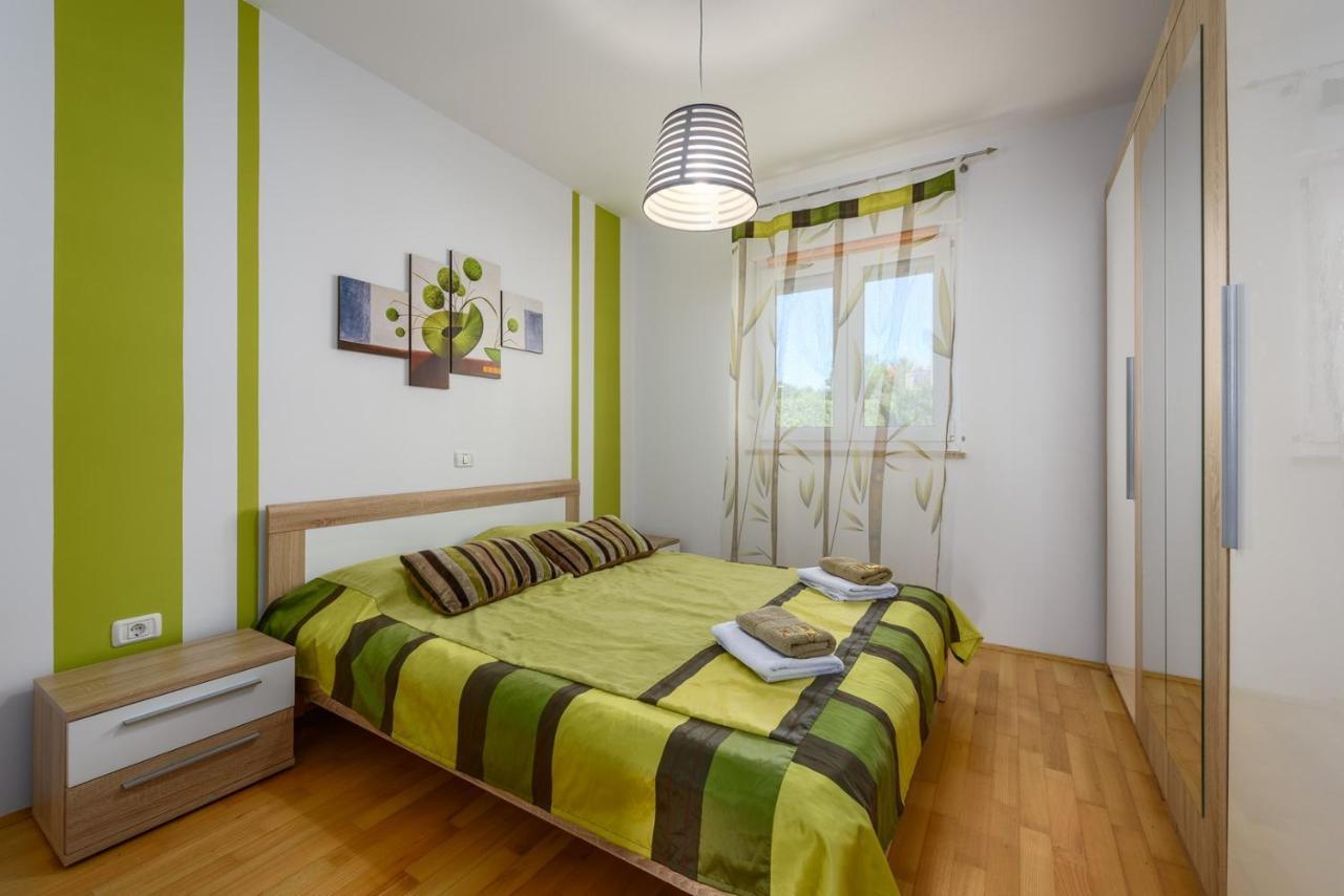 Flora House With Apartment Zambratija  Exterior photo