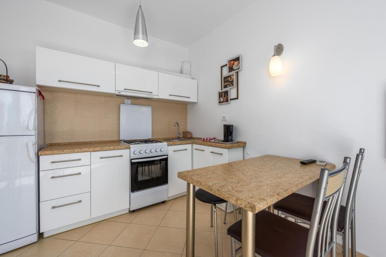 Flora House With Apartment Zambratija  Exterior photo